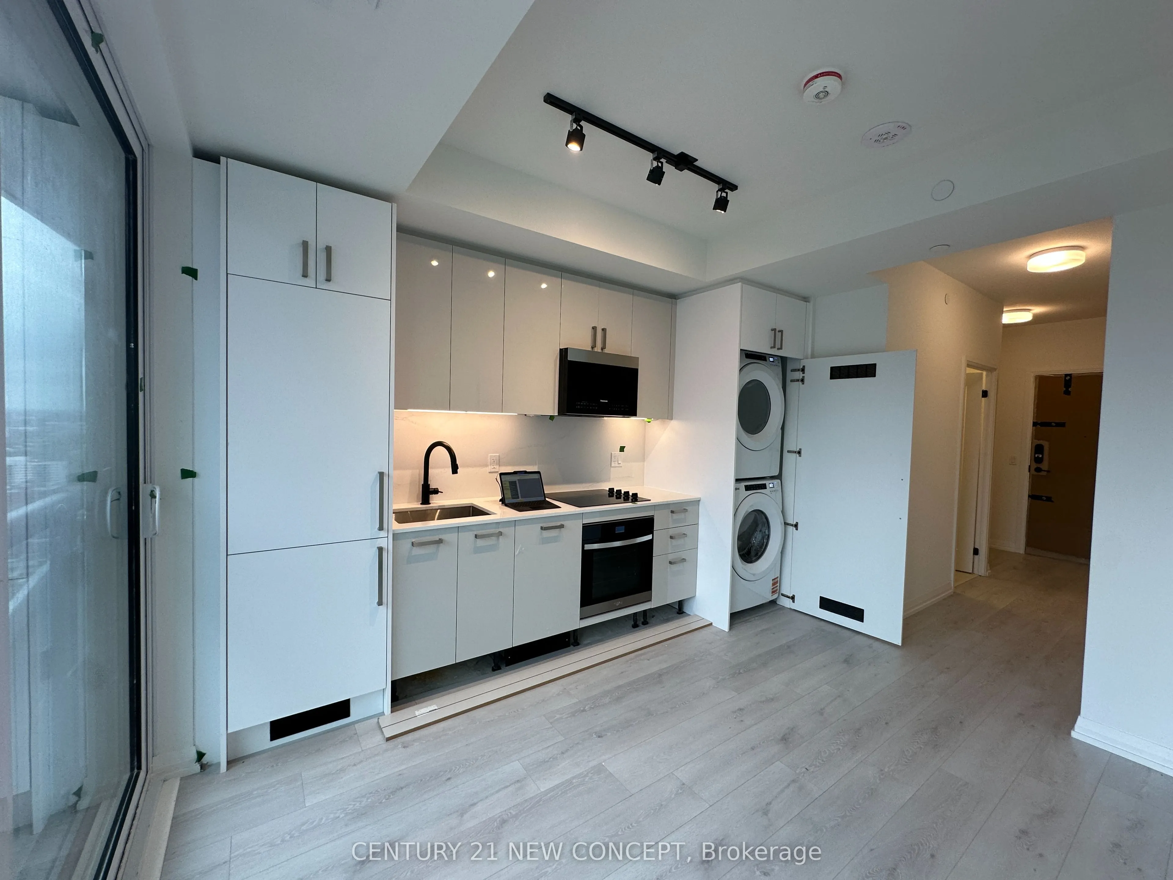 280 Dundas Street W, #2806