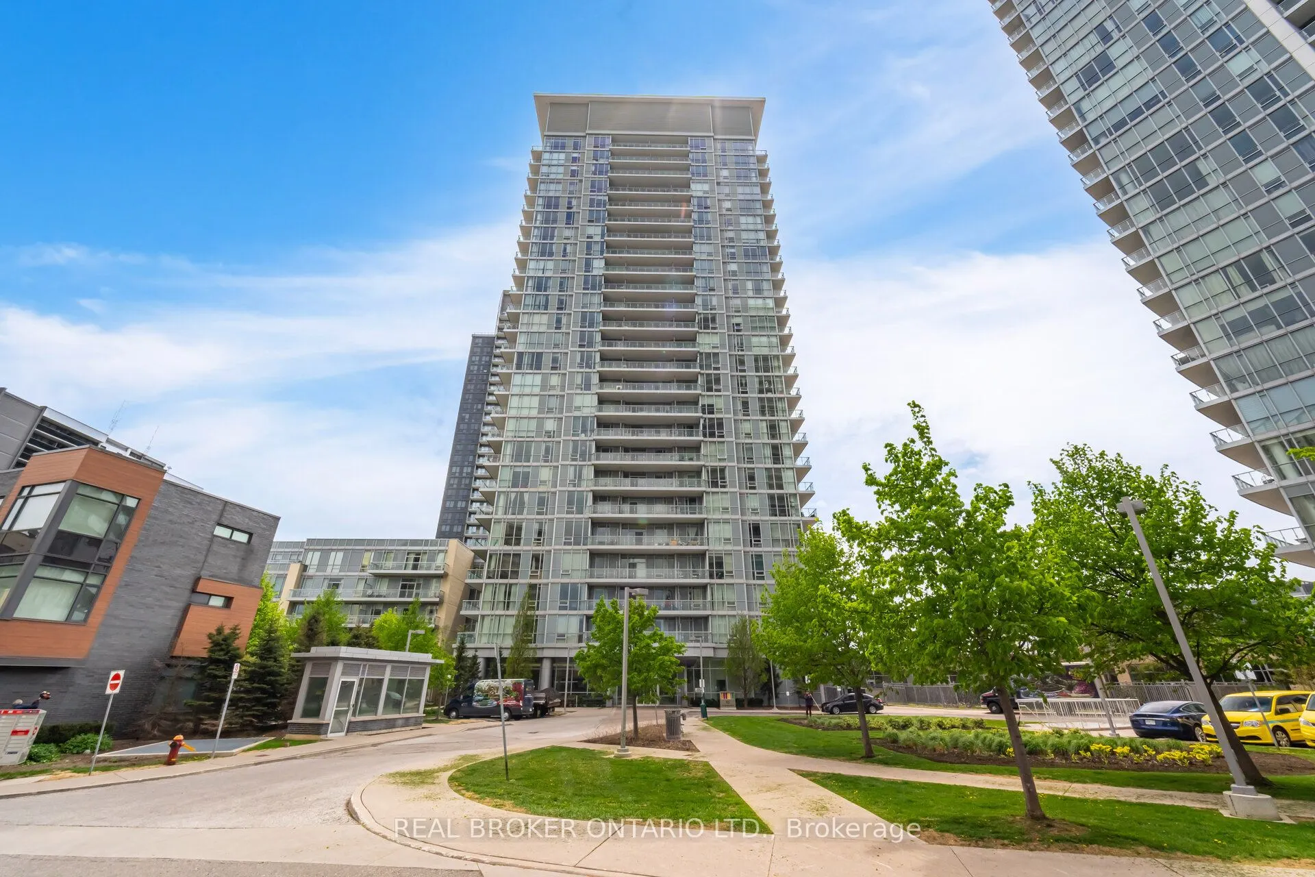 62 Forest Manor Road, #306
