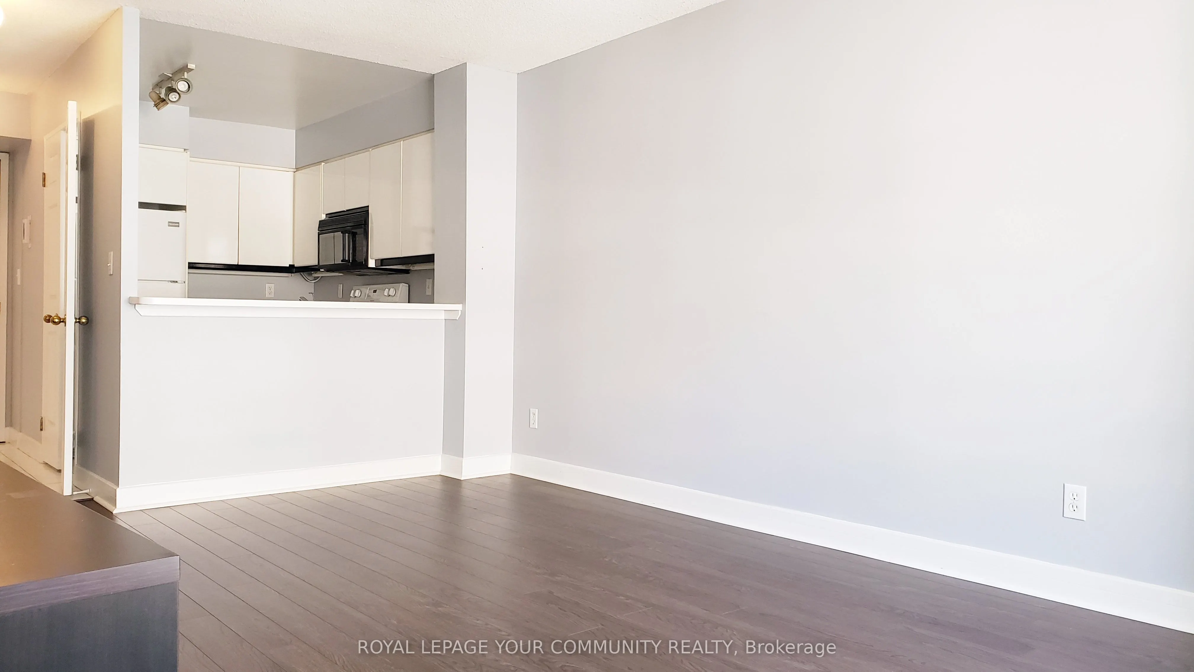 7 Carlton Street, #1409