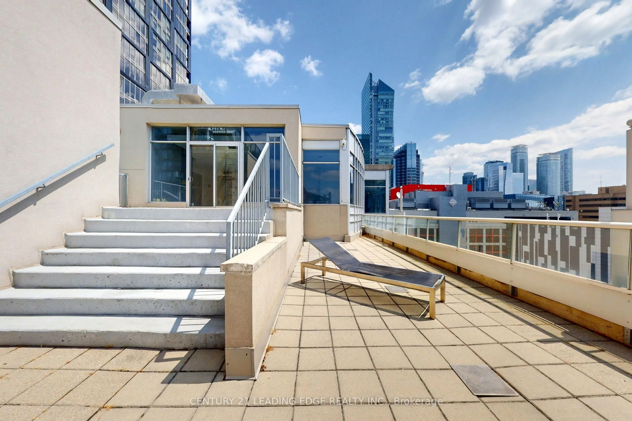 250 Wellington Street W, #1730