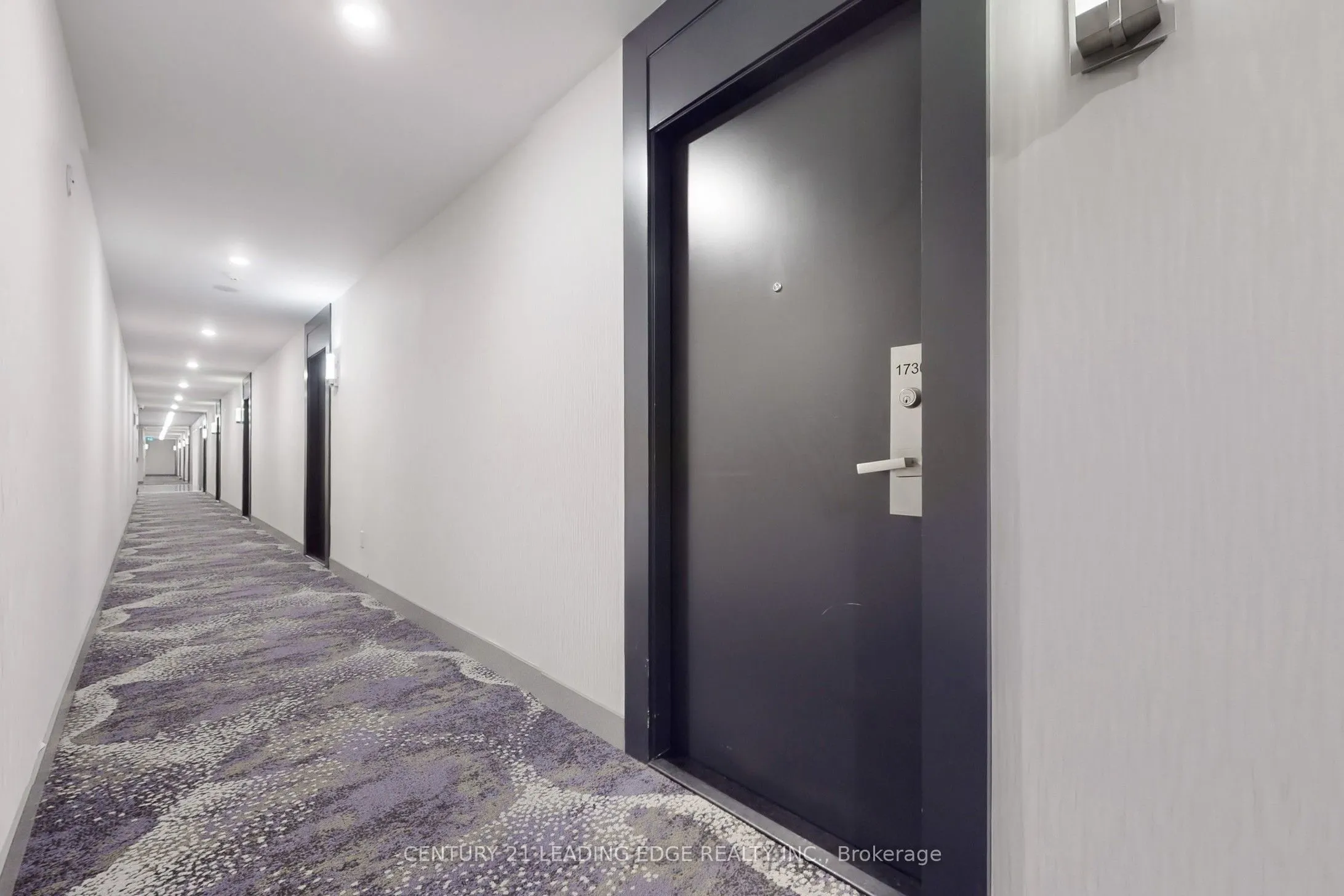 250 Wellington Street W, #1730