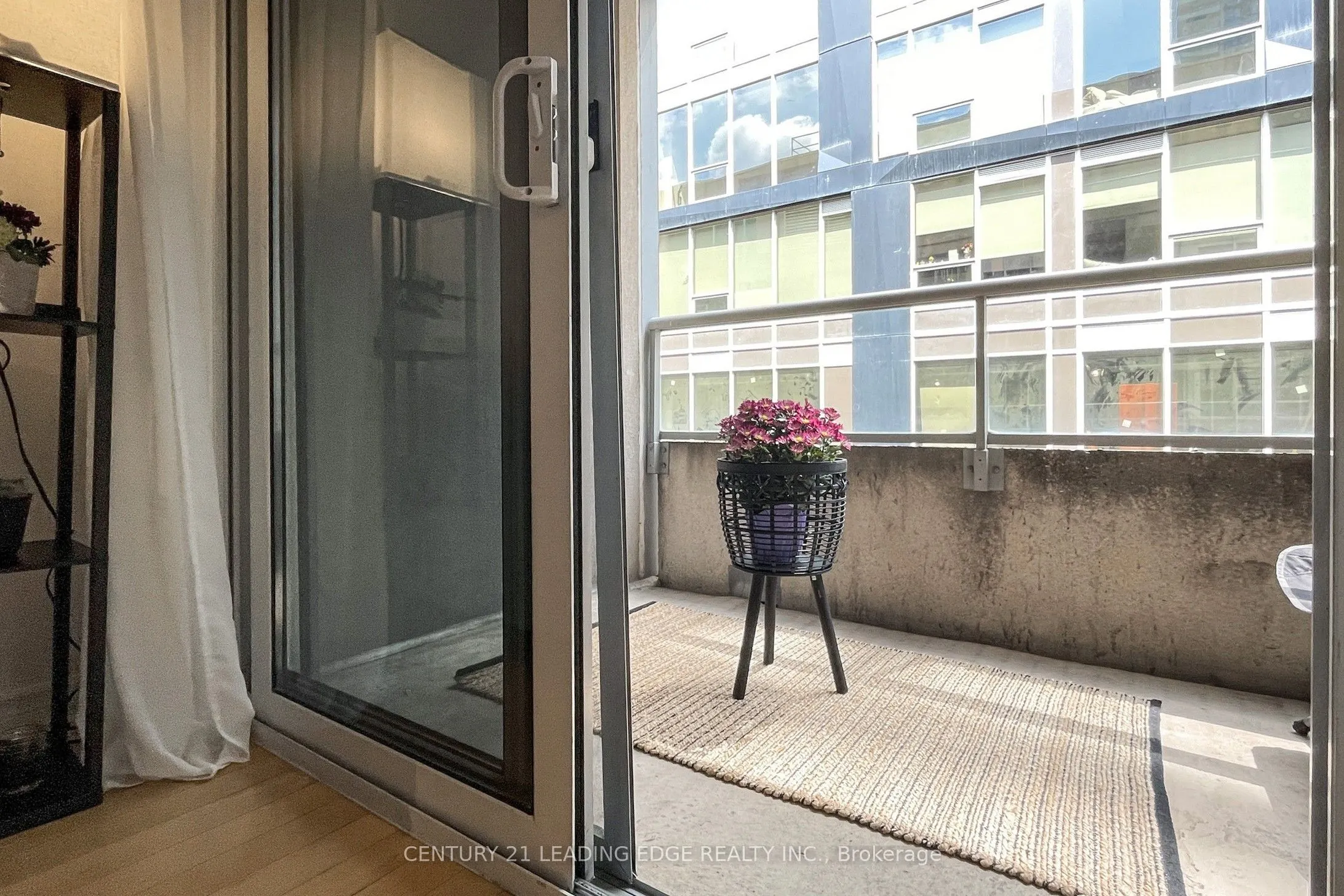 250 Wellington Street W, #1730