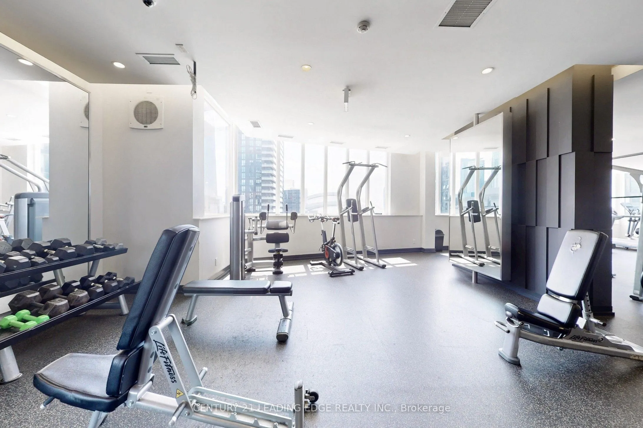 250 Wellington Street W, #1730
