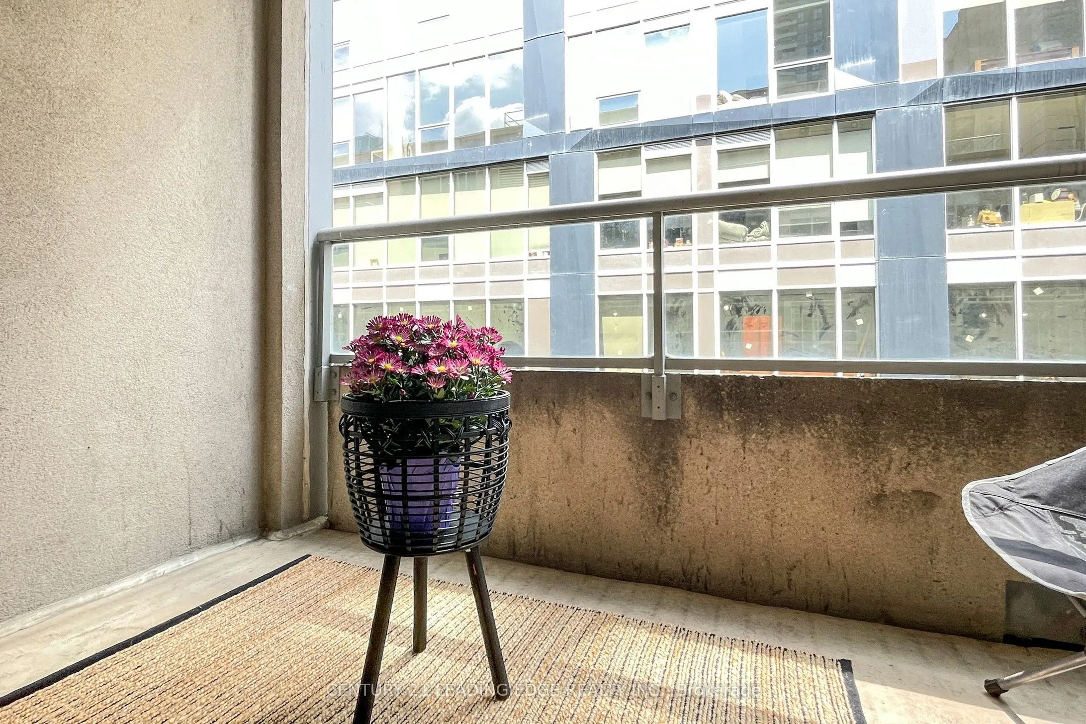 250 Wellington Street W, #1730