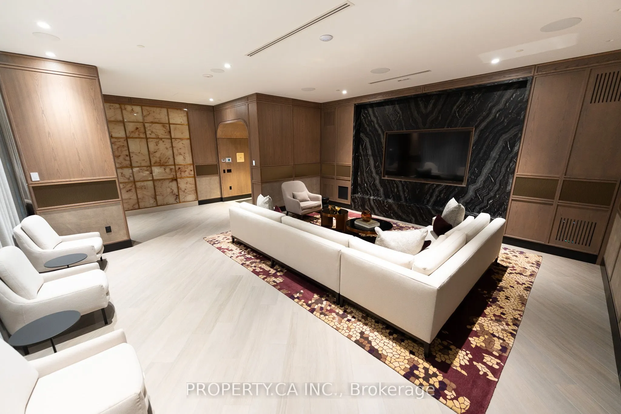 30 Inn on the Park Drive, #3104