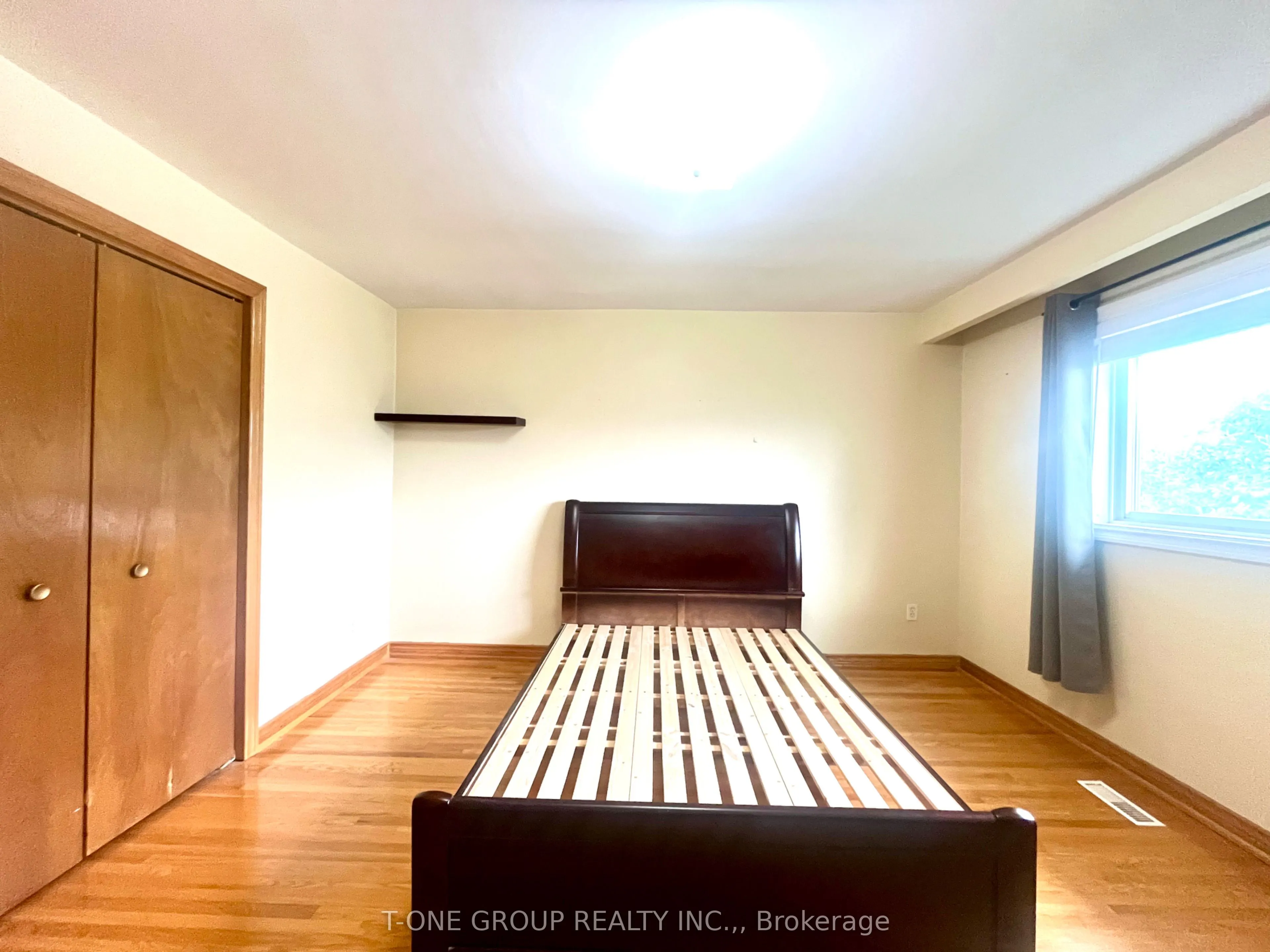 58 Navaho Drive, #upper floor