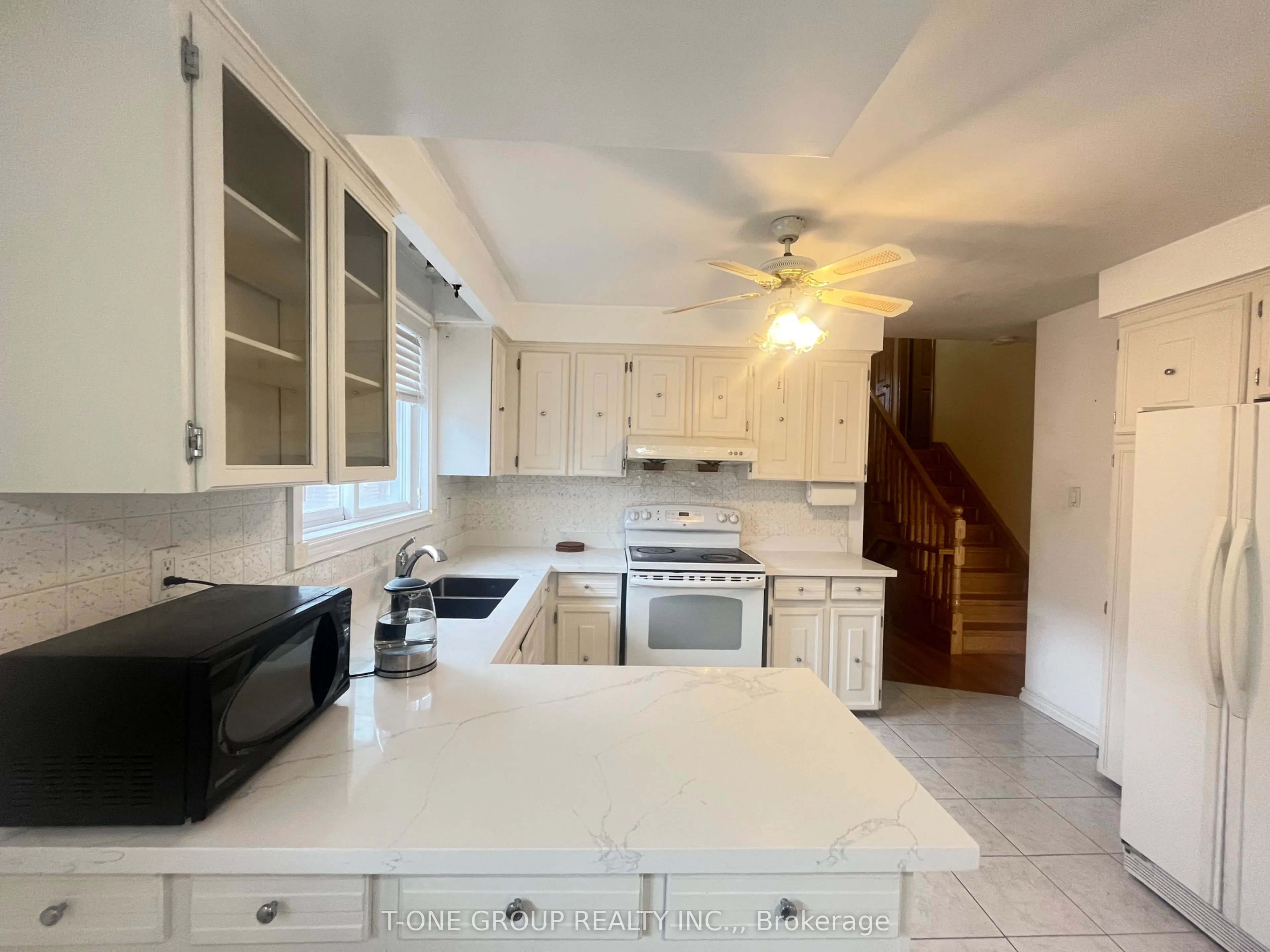 58 Navaho Drive, #upper floor