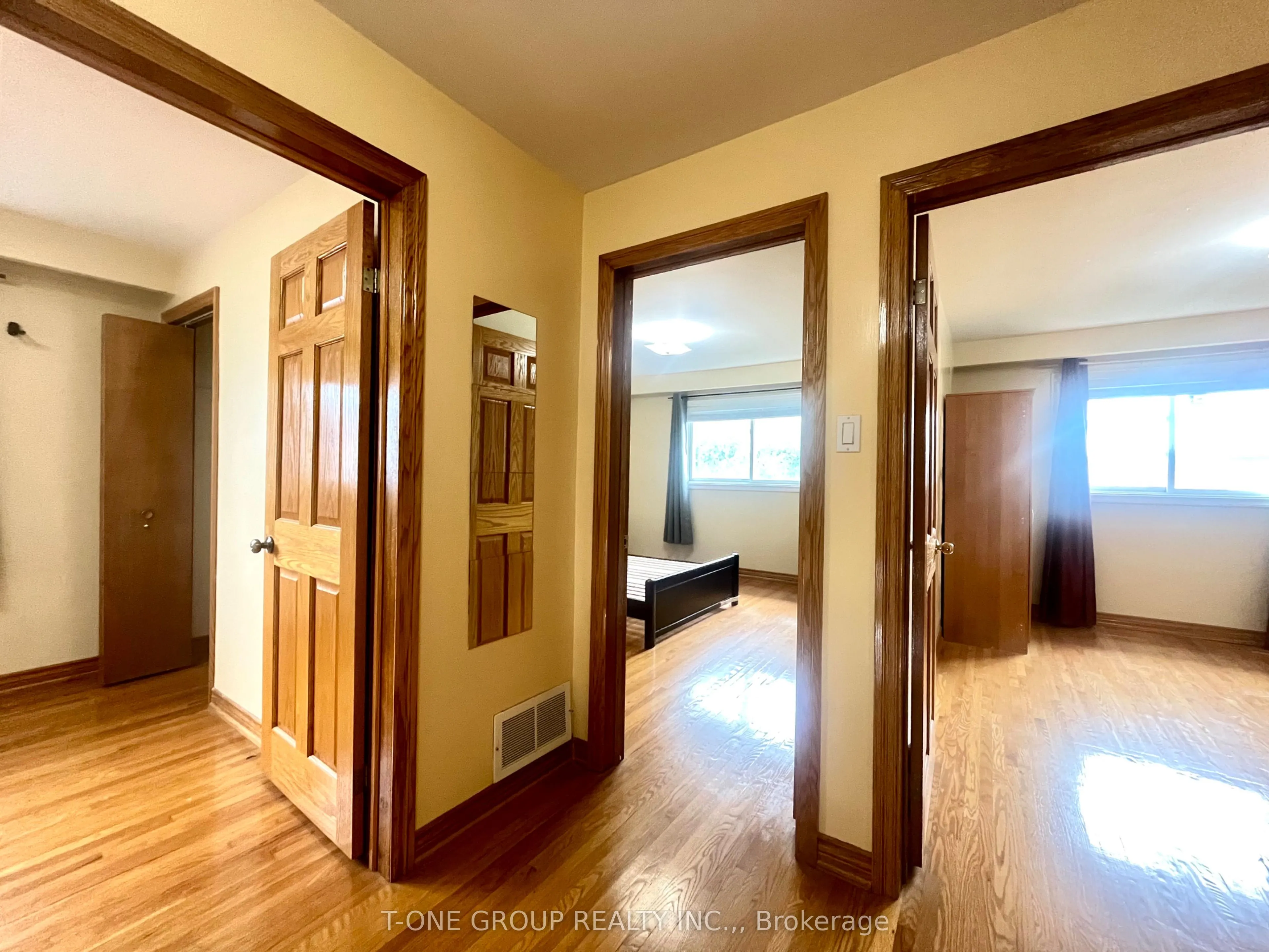 58 Navaho Drive, #upper floor