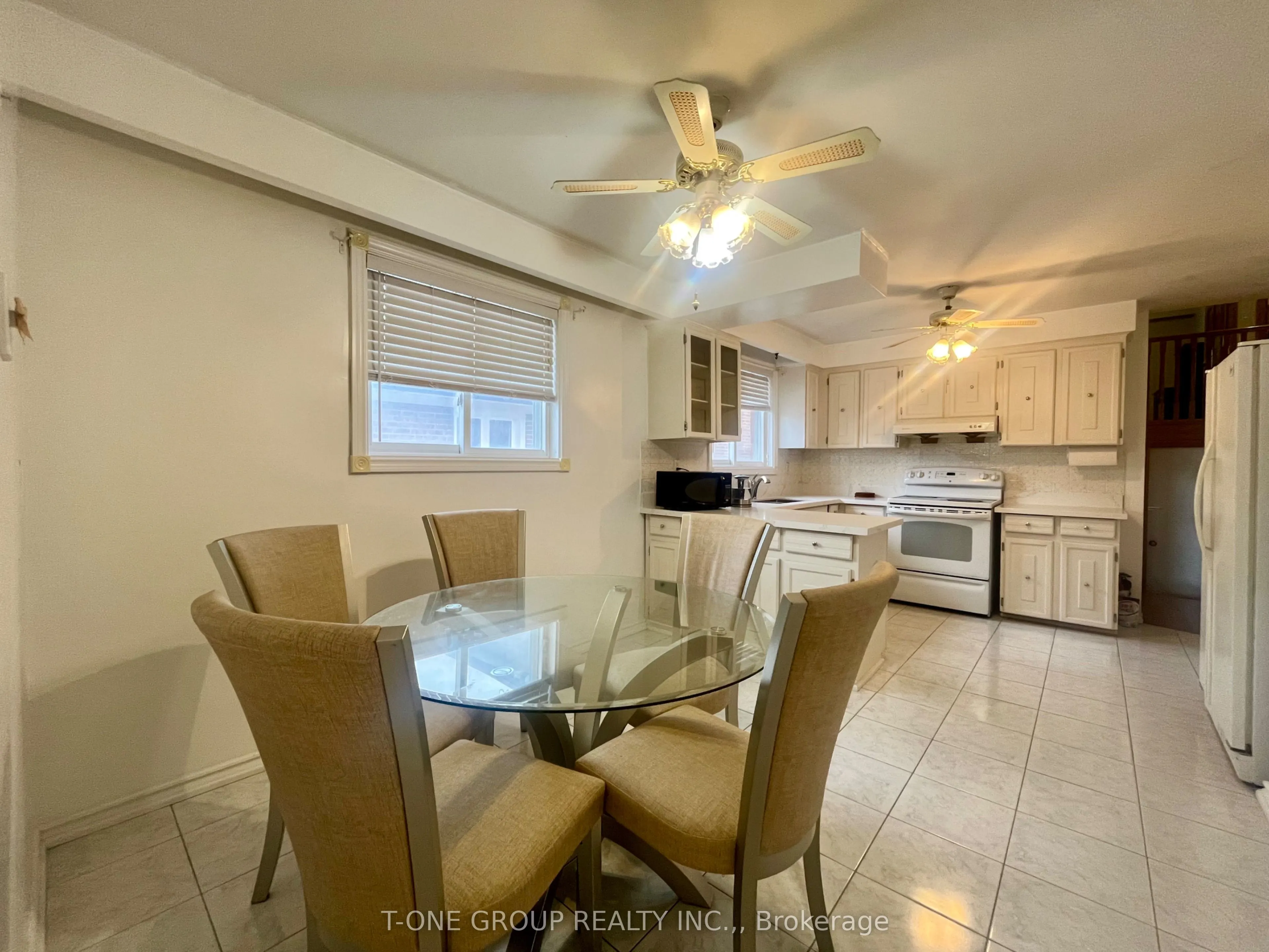 58 Navaho Drive, #upper floor