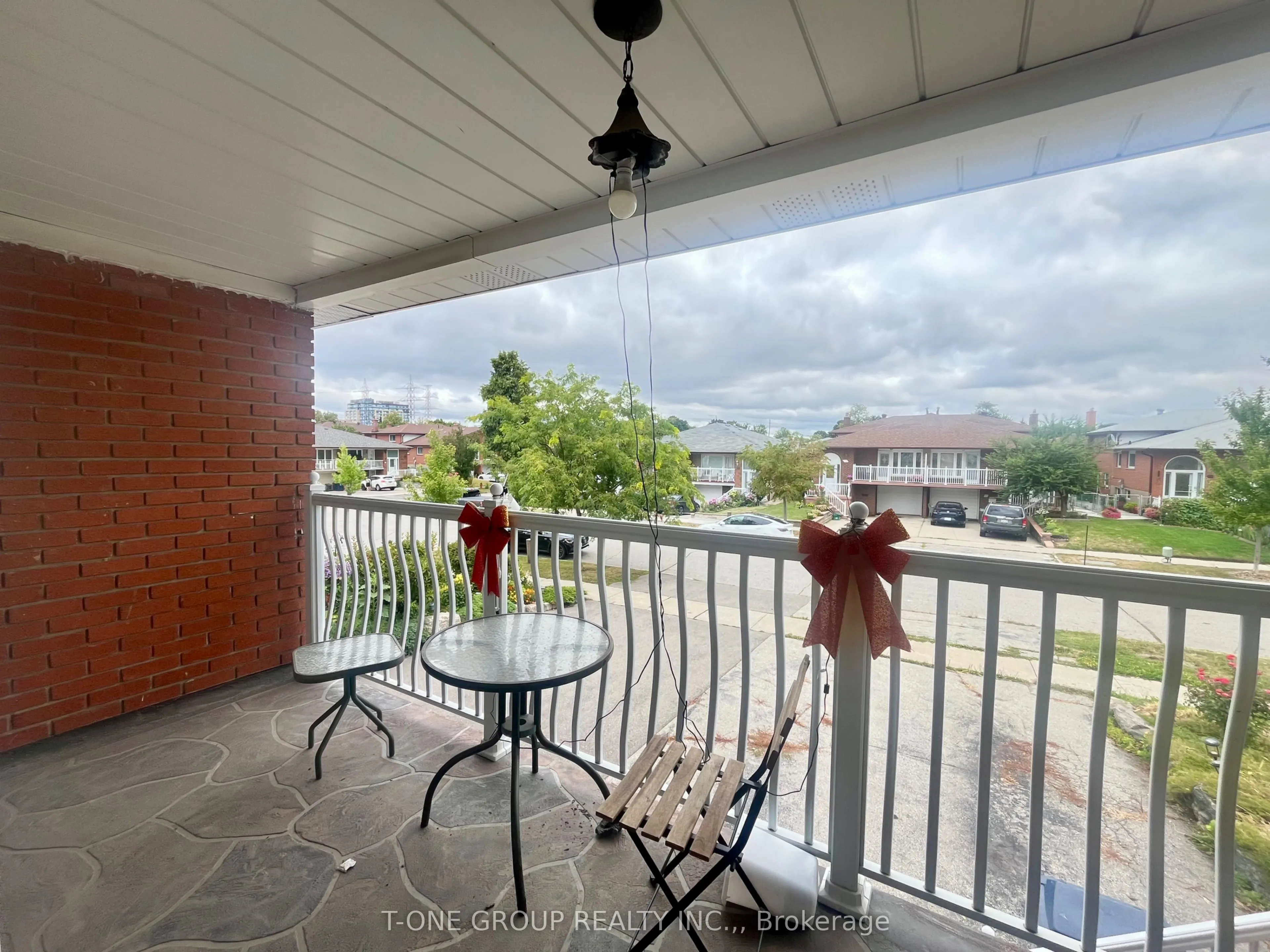 58 Navaho Drive, #upper floor