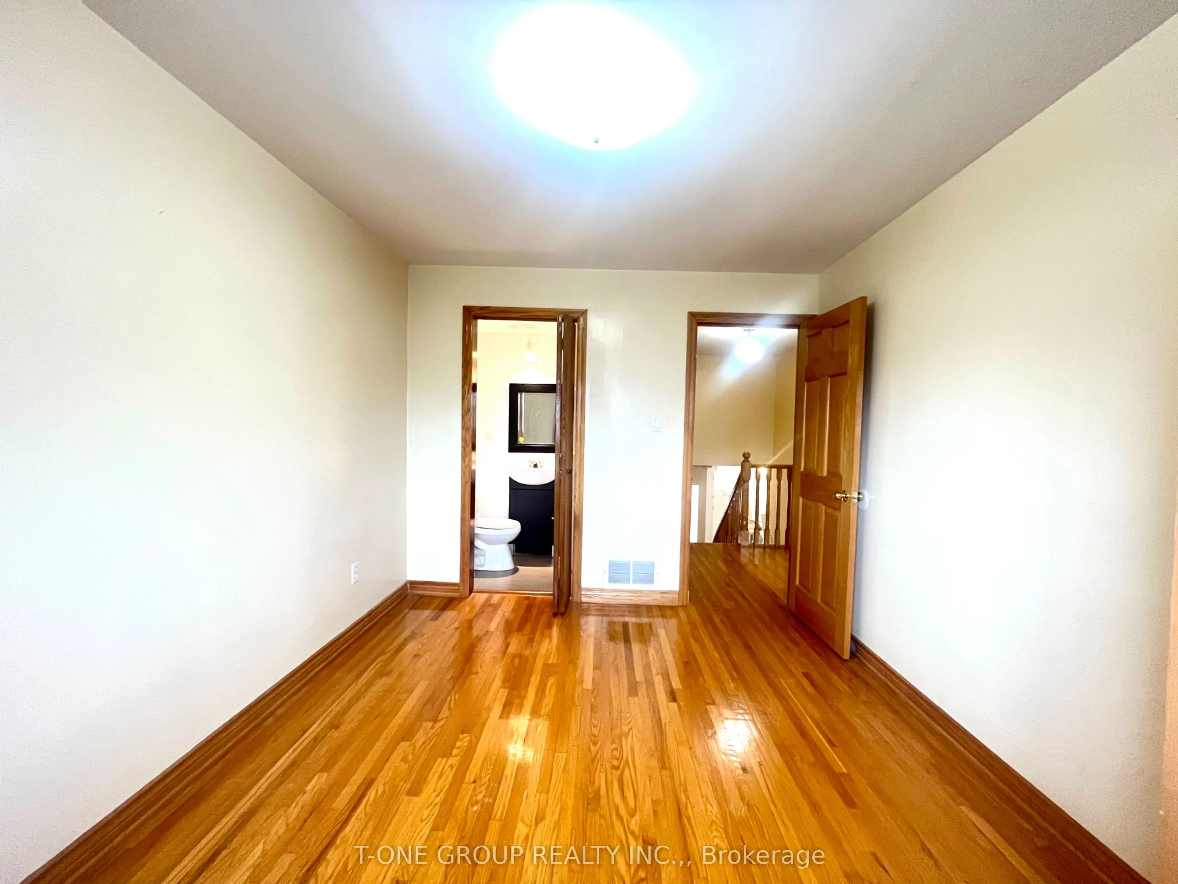 58 Navaho Drive, #upper floor