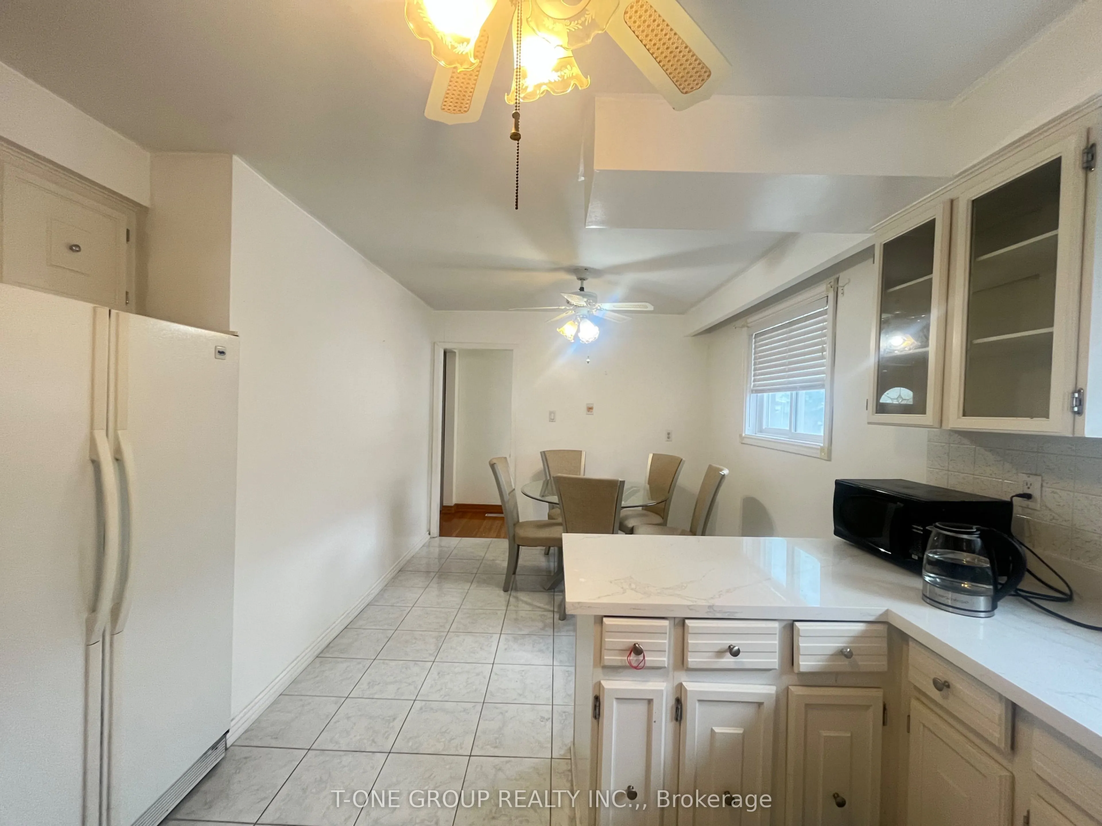 58 Navaho Drive, #upper floor