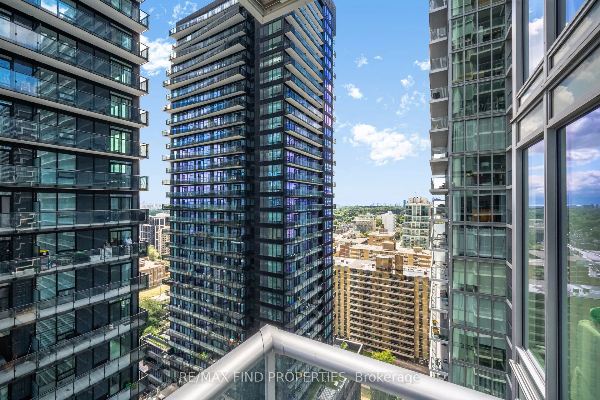 99 Broadway Avenue, #2304