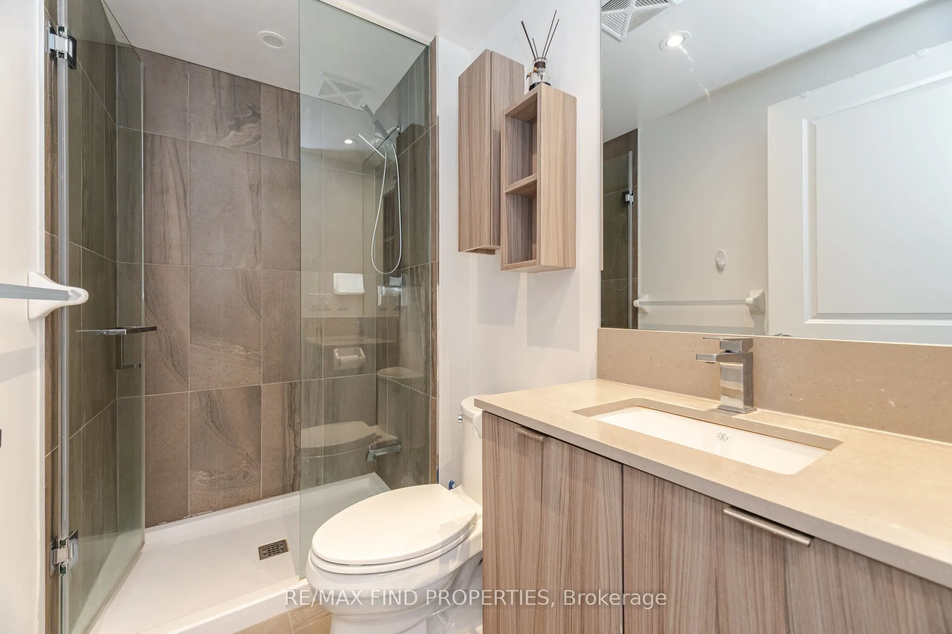 99 Broadway Avenue, #2304