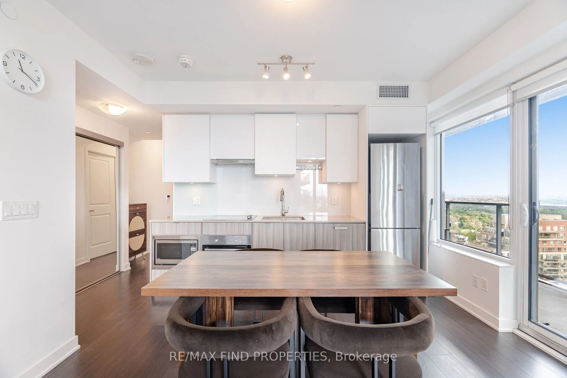 99 Broadway Avenue, #2304