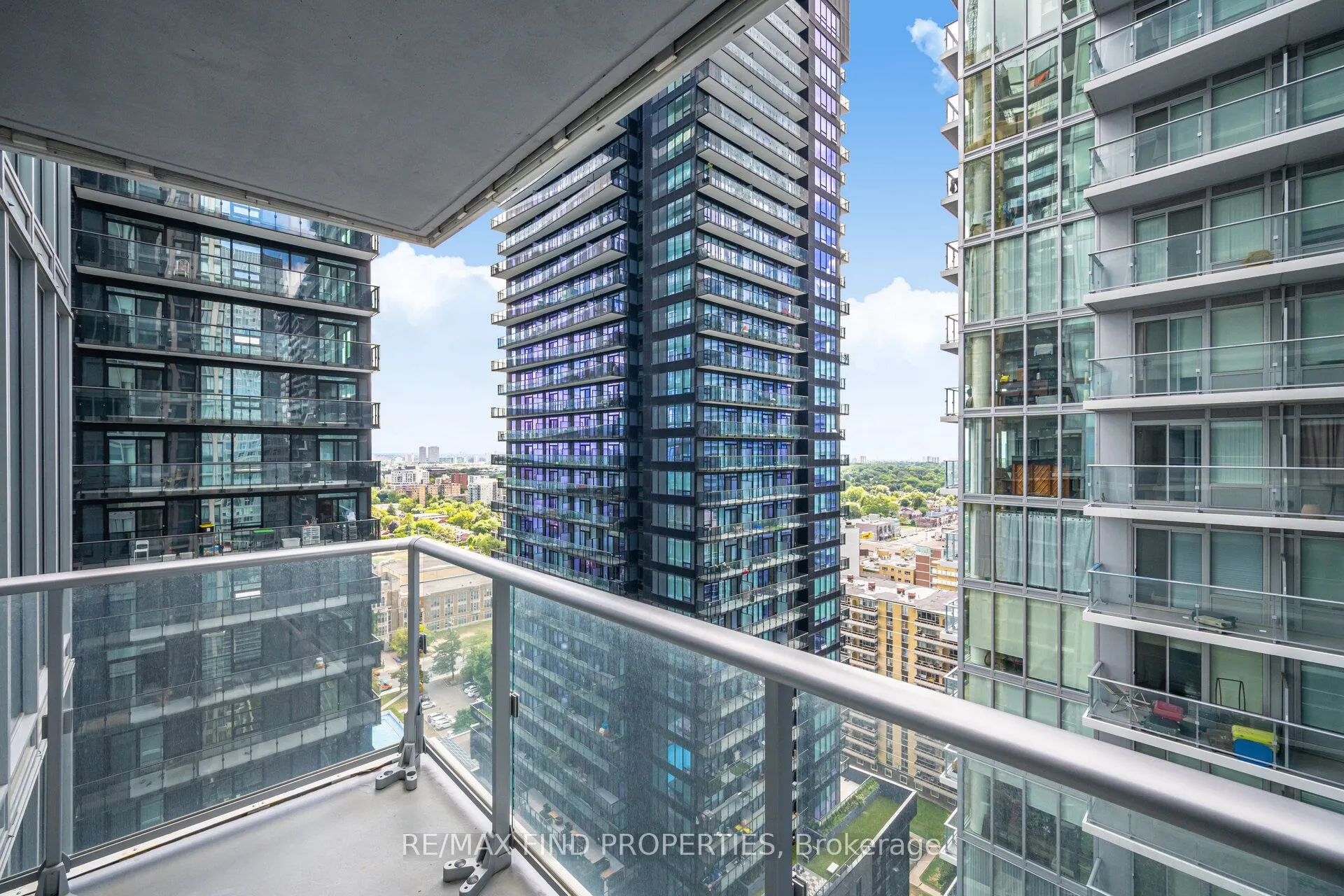 99 Broadway Avenue, #2304