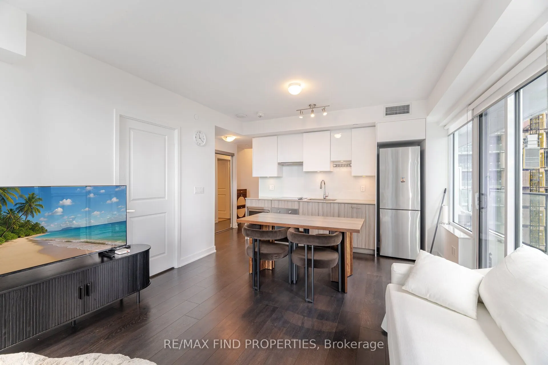 99 Broadway Avenue, #2304