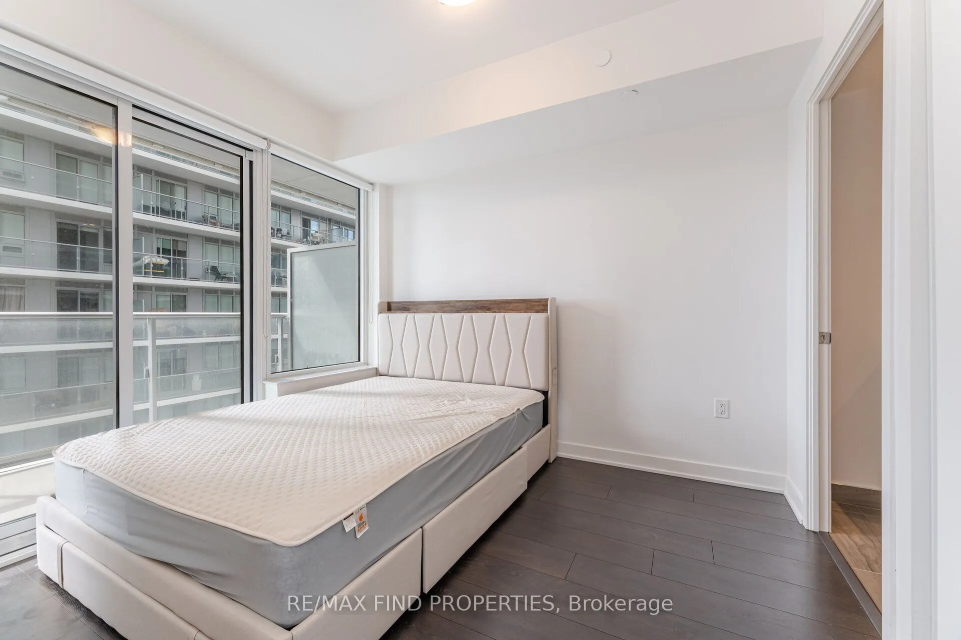 99 Broadway Avenue, #2304