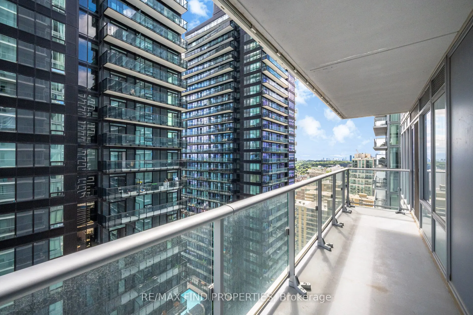 99 Broadway Avenue, #2304
