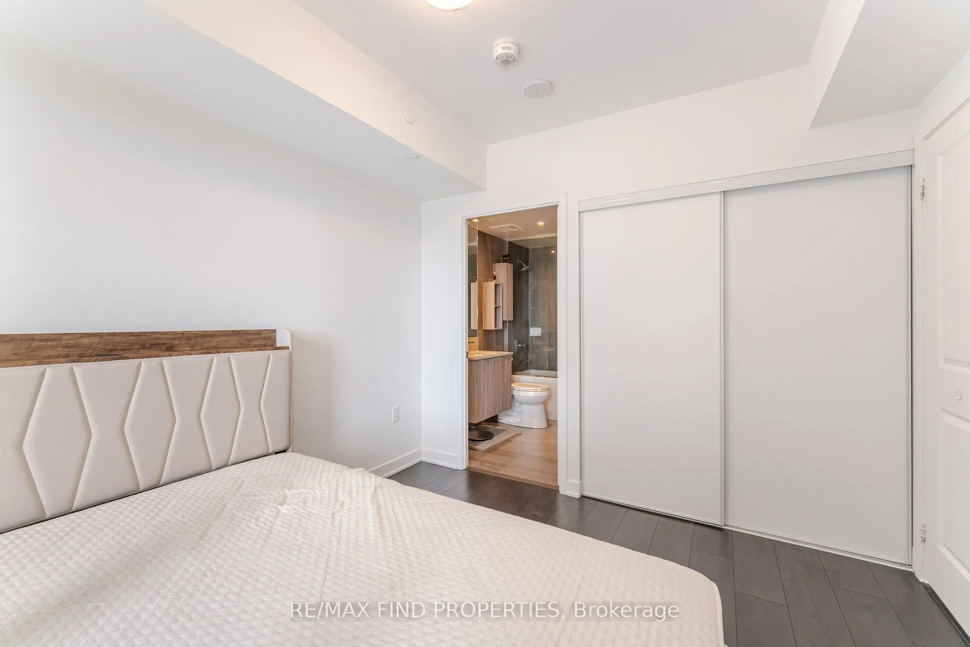 99 Broadway Avenue, #2304