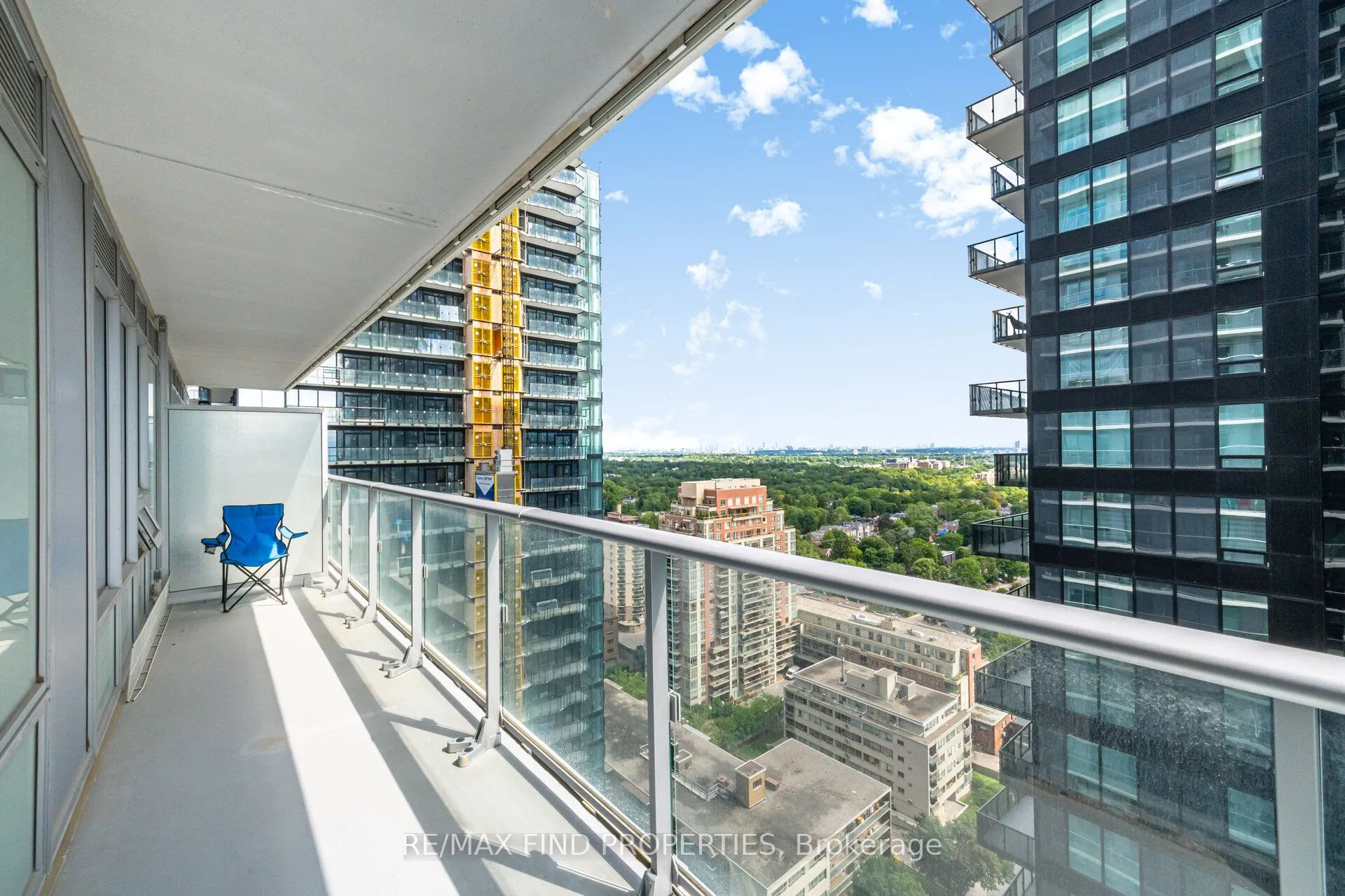 99 Broadway Avenue, #2304
