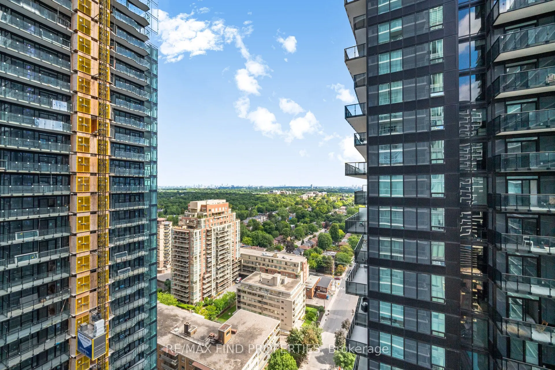 99 Broadway Avenue, #2304