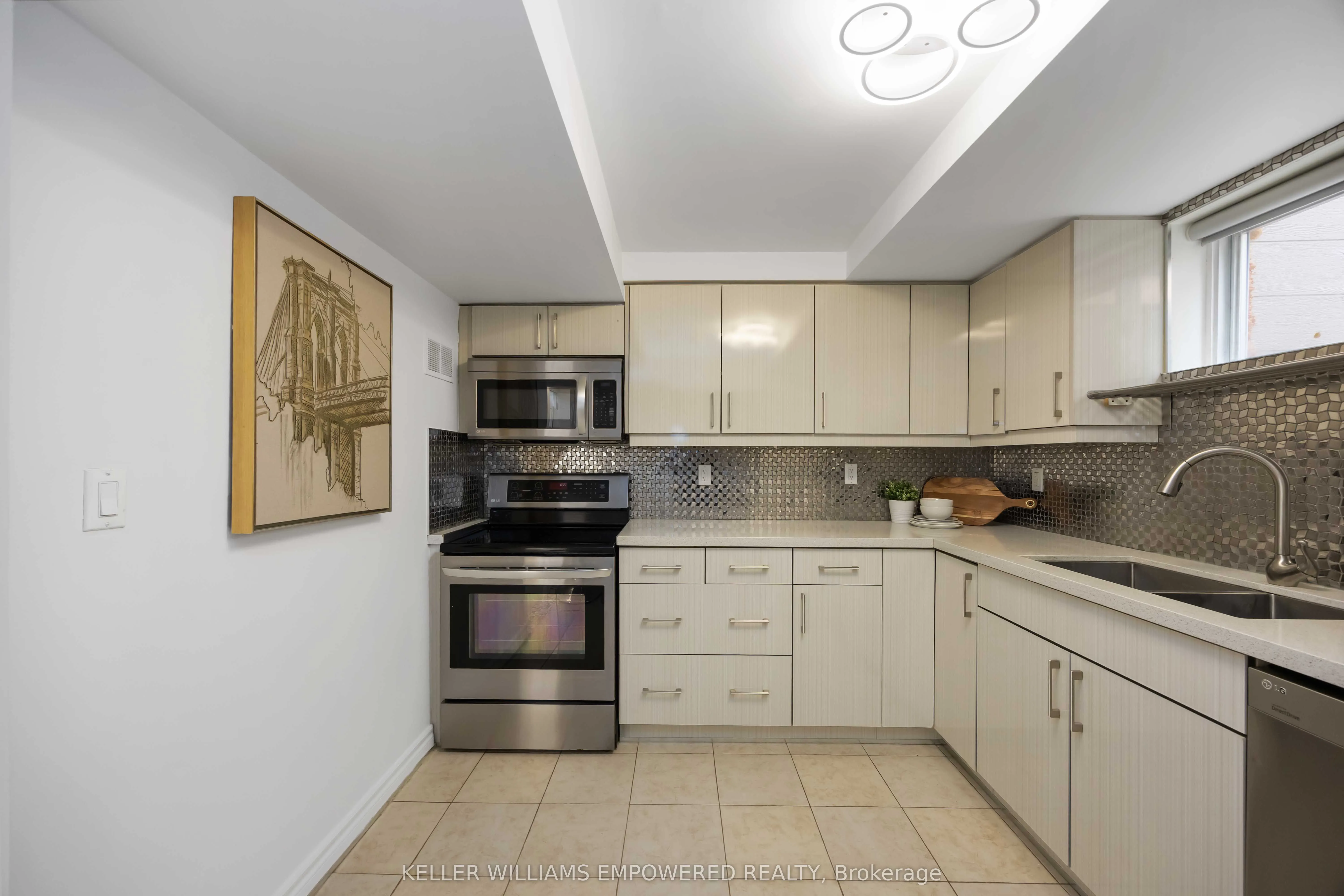 112 Kingslake Road