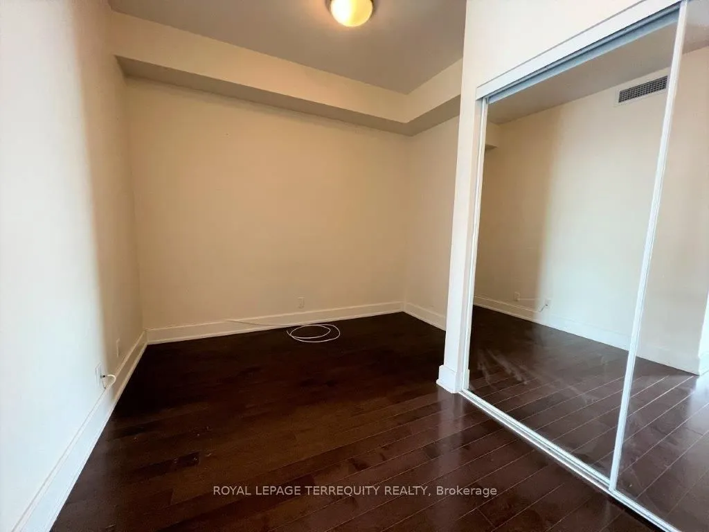 676 Sheppard Avenue E, #609