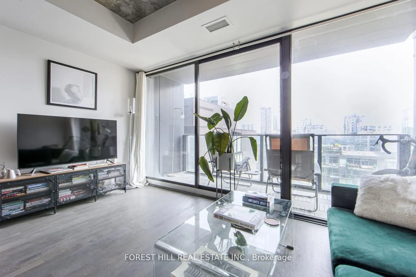 629 King Street W, #1110