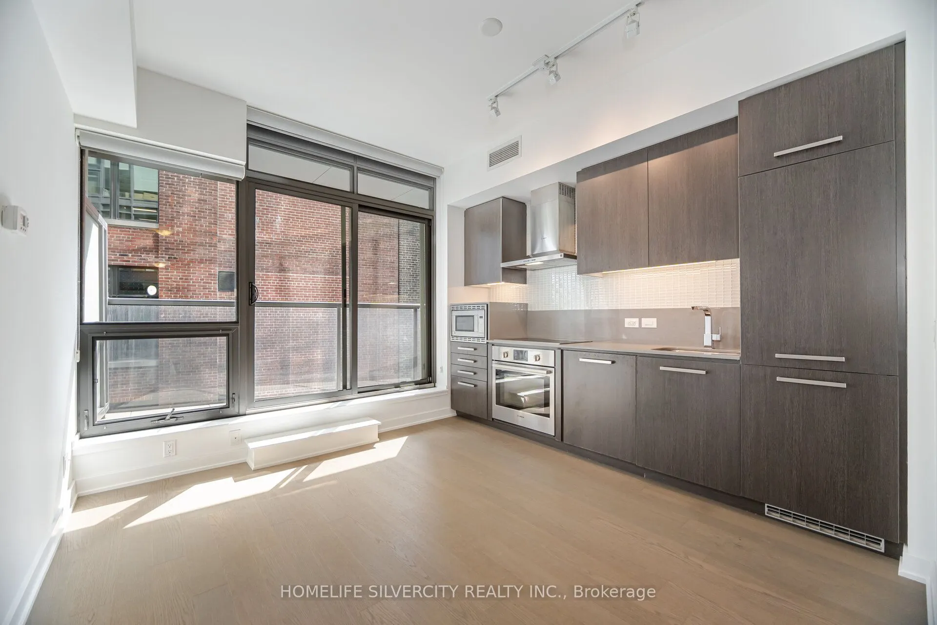 15 Beverley Street, #506