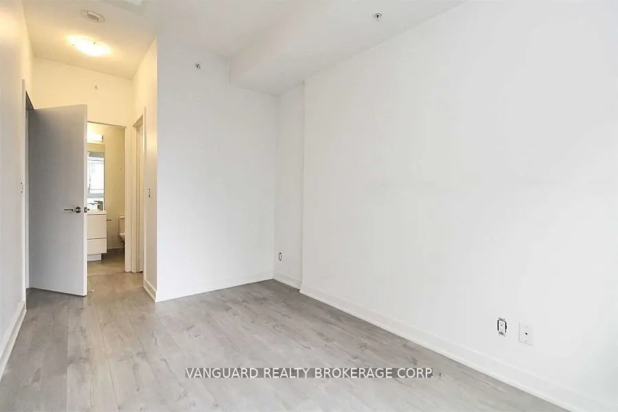199 Richmond Street W, #401