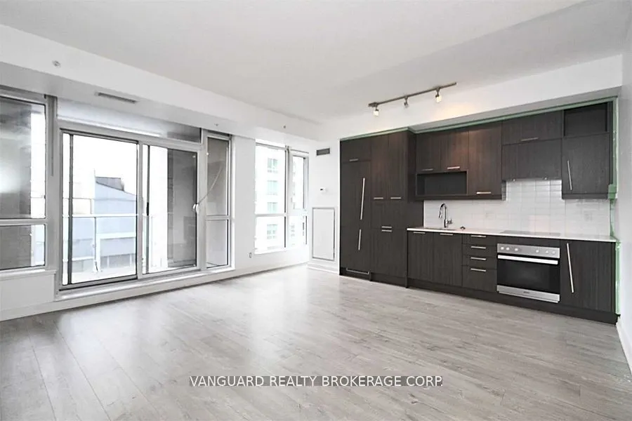 199 Richmond Street W, #401