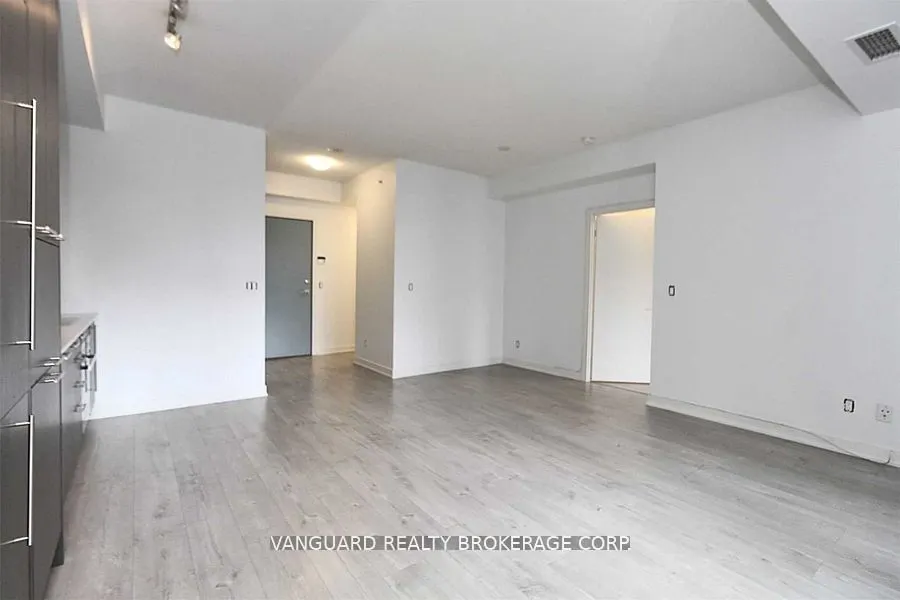 199 Richmond Street W, #401