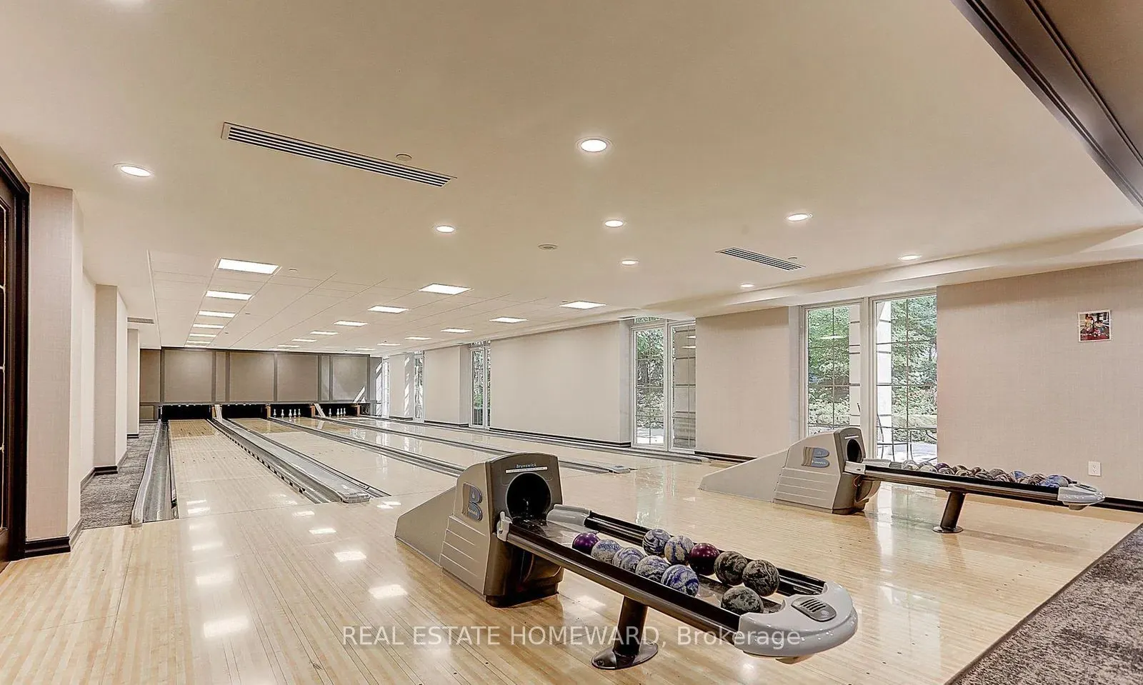 78 Harrison Garden Boulevard, #1008