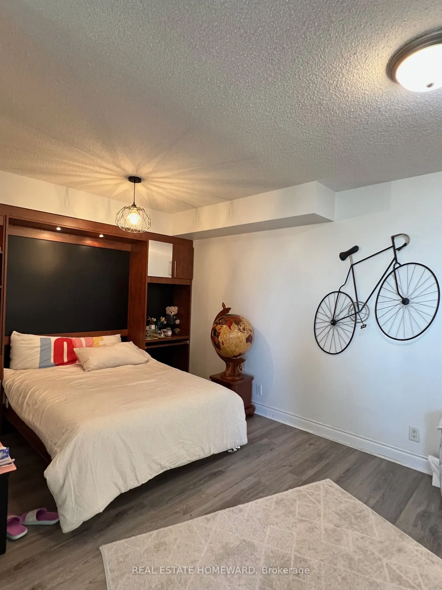 78 Harrison Garden Boulevard, #1008