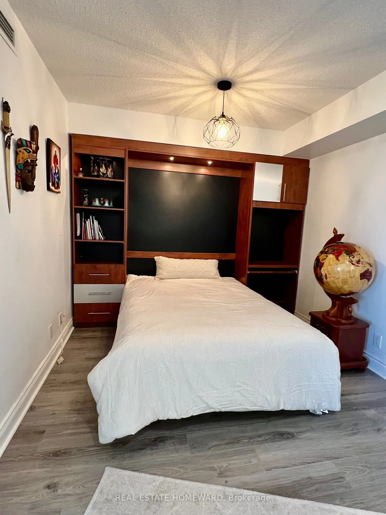 78 Harrison Garden Boulevard, #1008