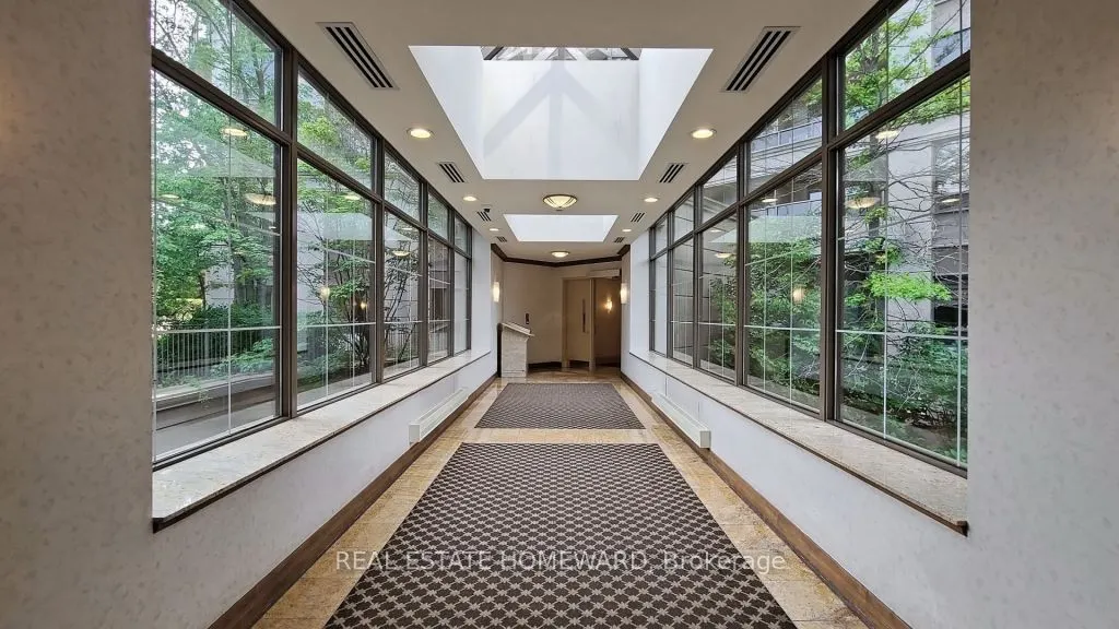 78 Harrison Garden Boulevard, #1008