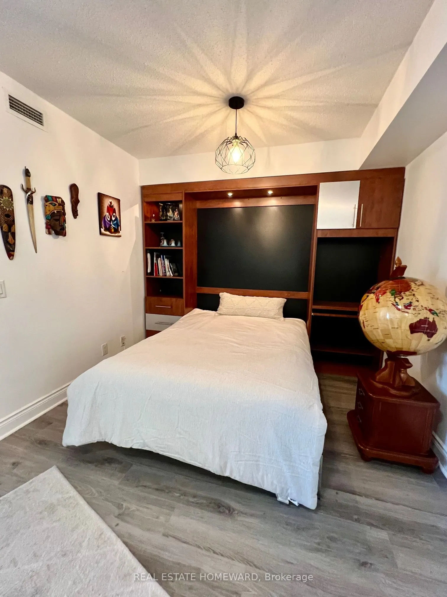 78 Harrison Garden Boulevard, #1008