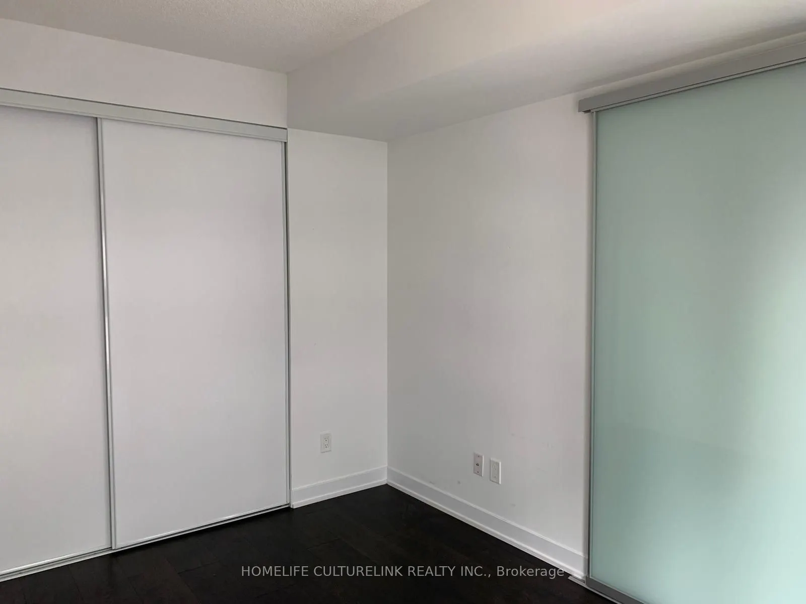 87 Peter Street, #818
