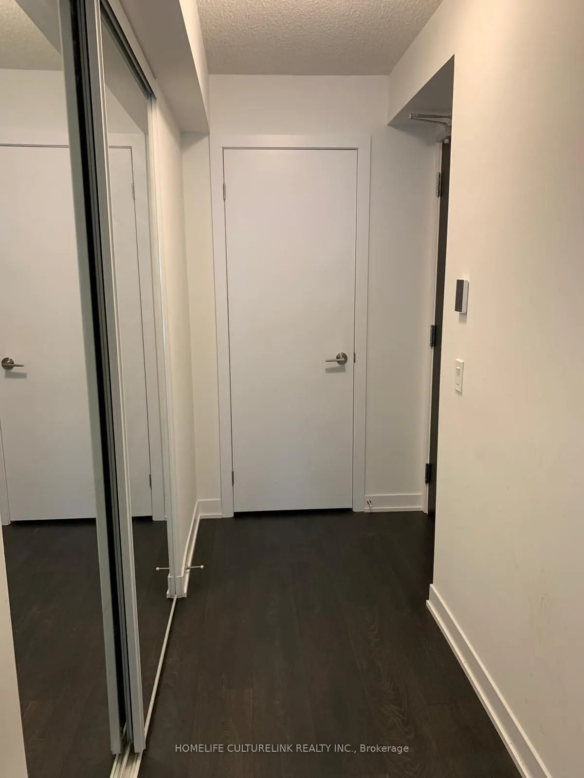 87 Peter Street, #818