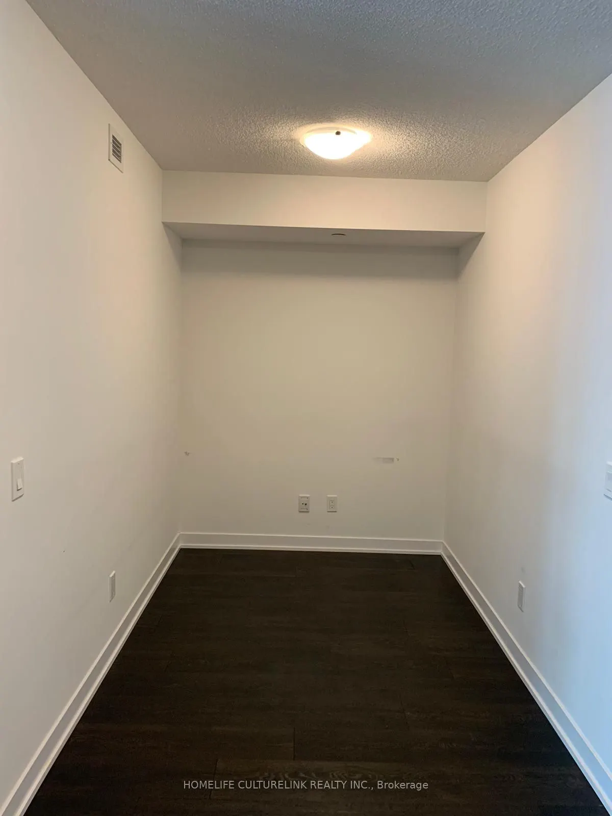 87 Peter Street, #818