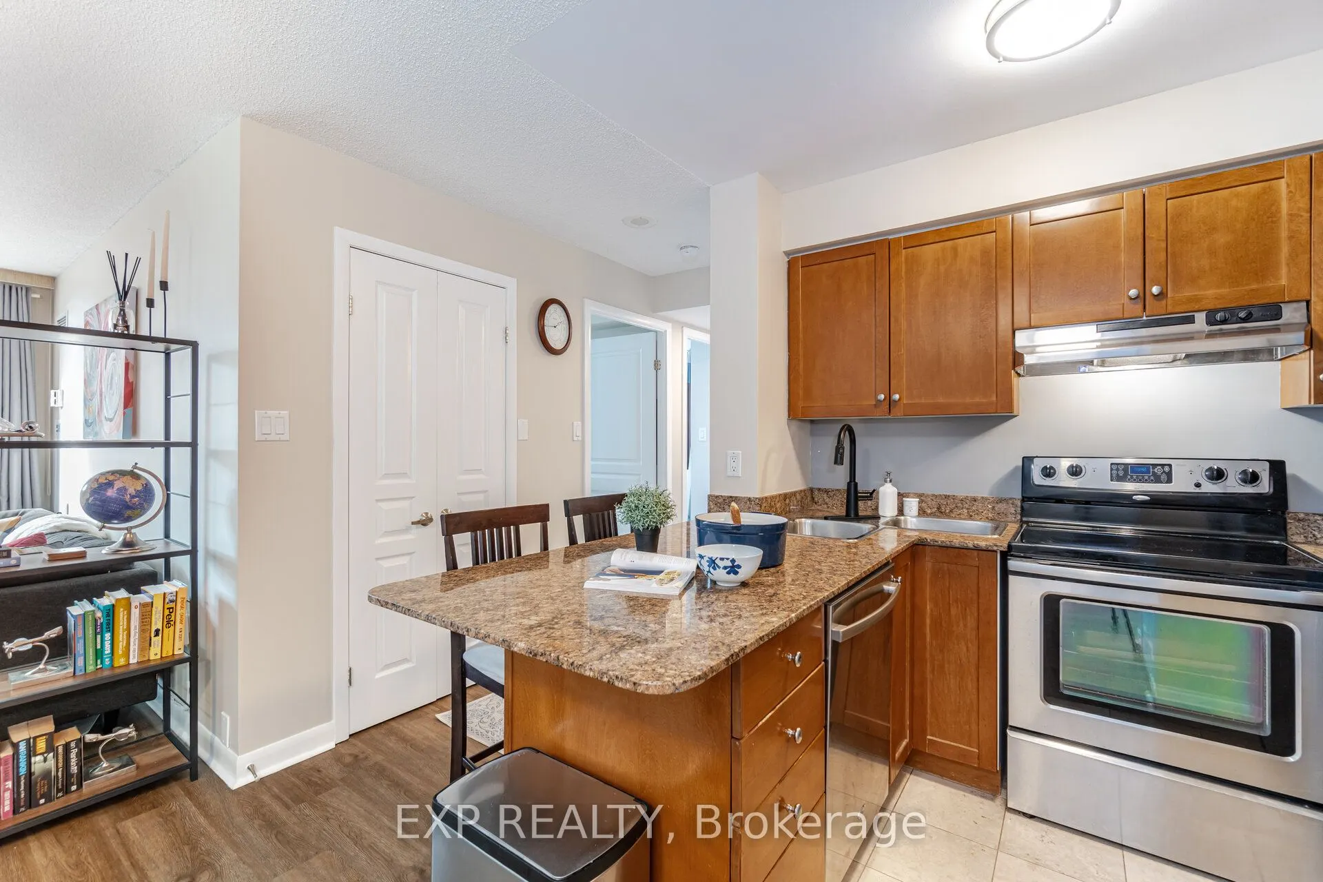 313 Richmond Street E, #566