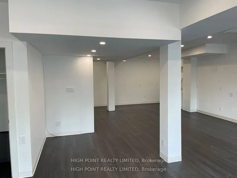 510 Eglinton Avenue W, #201