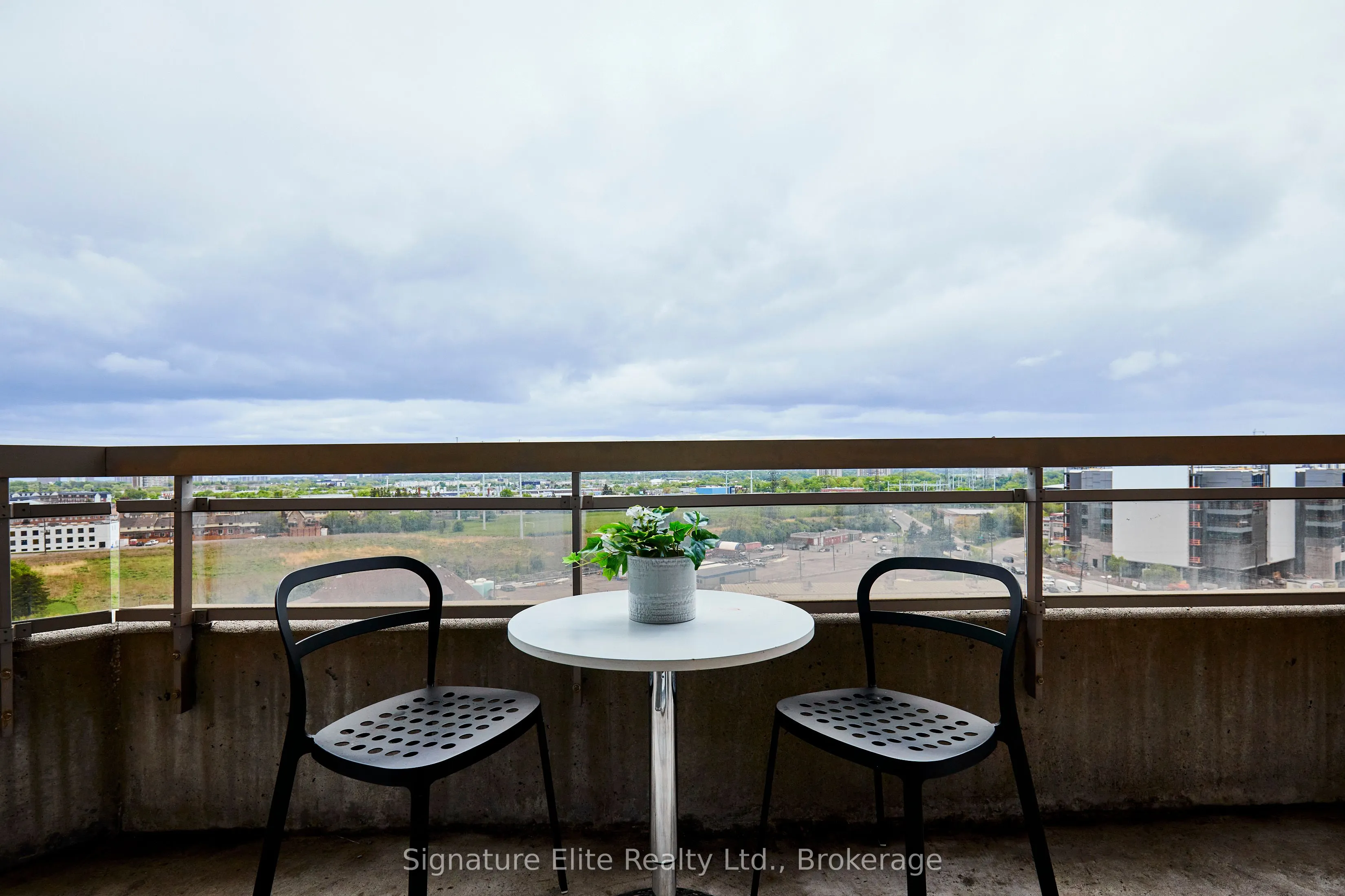 1700 Eglinton Avenue E, #1106