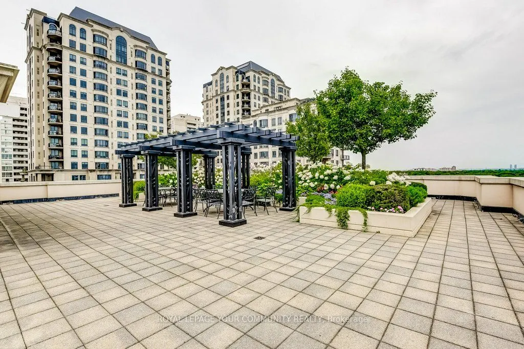 650 Sheppard Avenue E, #527