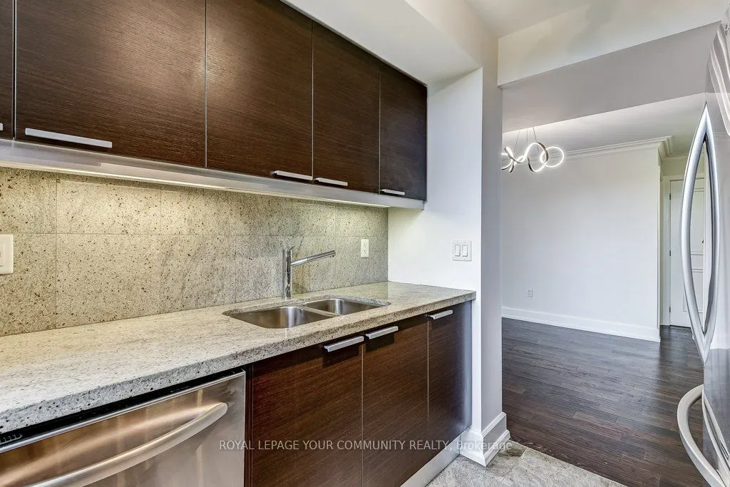 650 Sheppard Avenue E, #527