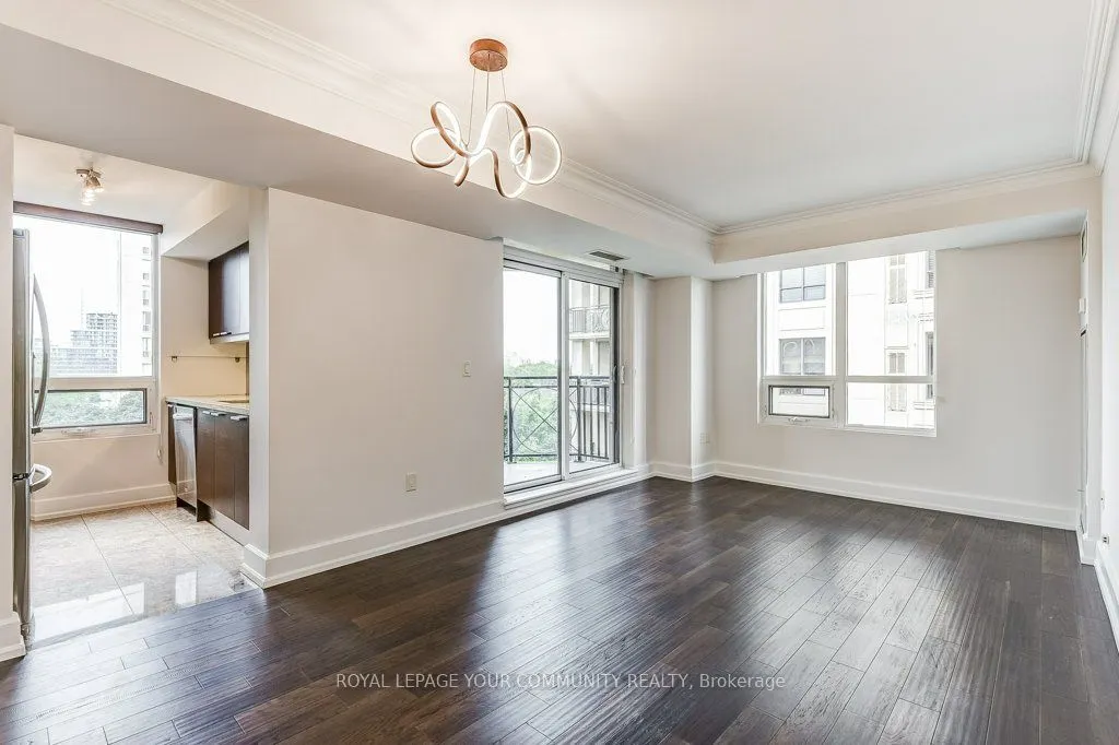 650 Sheppard Avenue E, #527