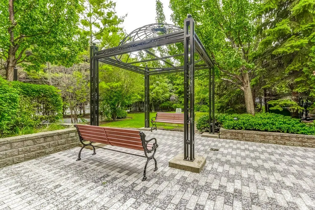 650 Sheppard Avenue E, #527