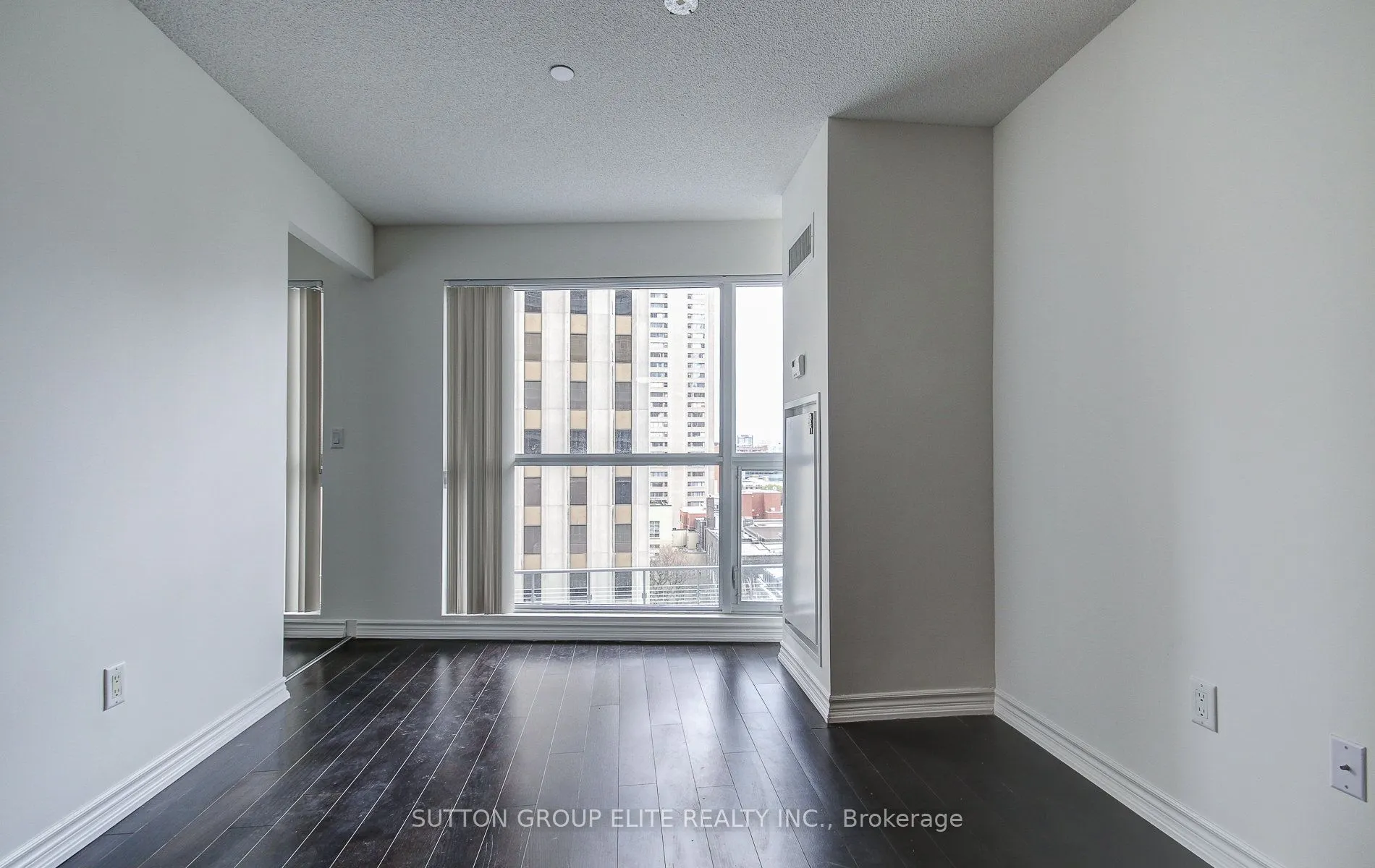 386 Yonge Street, #604
