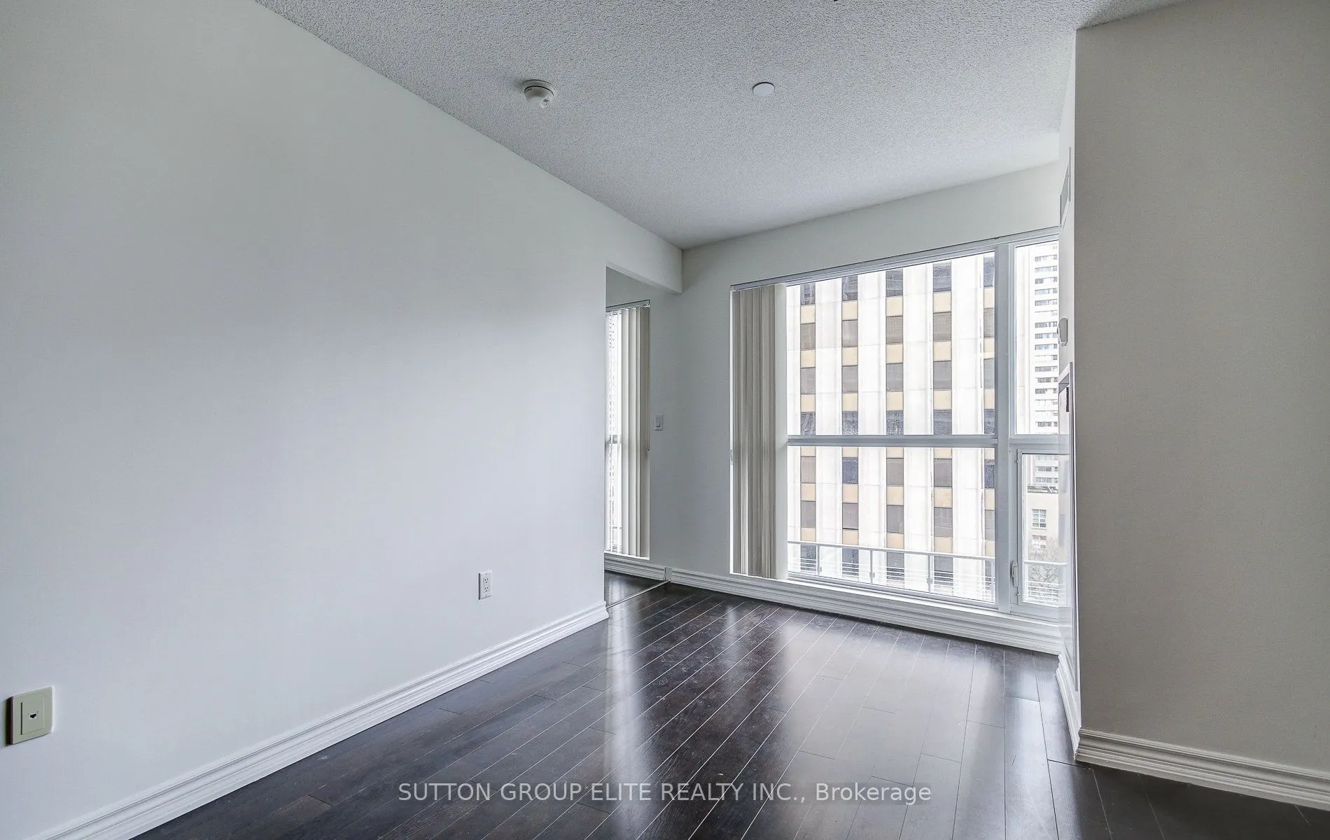 386 Yonge Street, #604